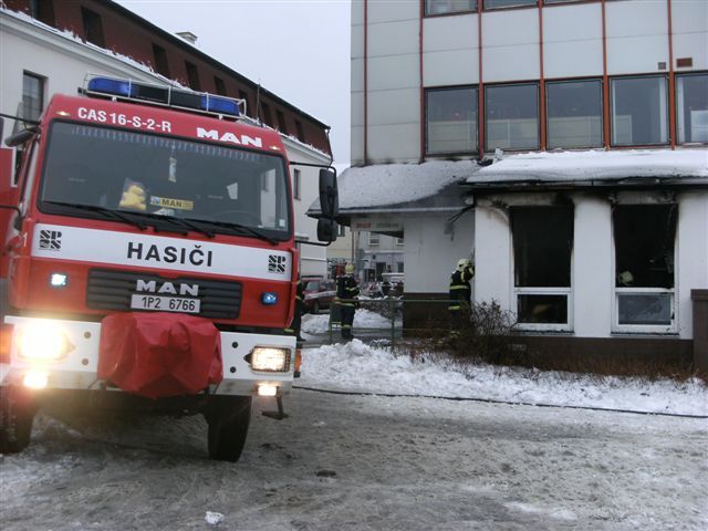 obrázek: Ve Zbiroze vyhořel obchod s ovocem a zeleninou