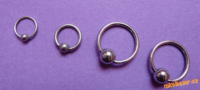 obrázek: Z plzeňského obchodního centra zmizely piercingové šperky