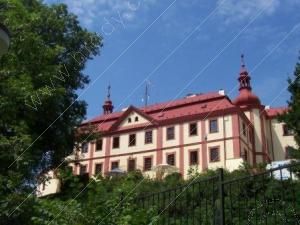 obrázek: Zámek v Bezdružicích se pyšní skleněným unikátem