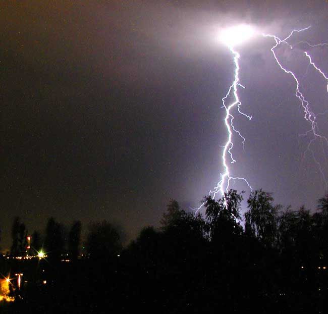 obrázek: Mladíka trefil blesk, necítí nohy