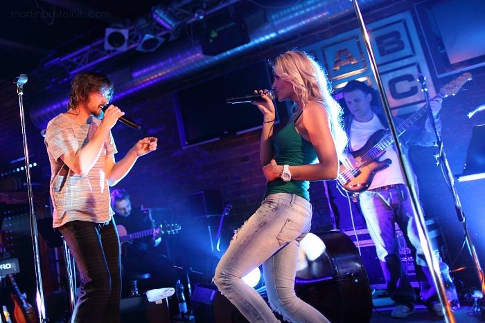 obrázek: Dan Bárta si přizval Daru Rollins, společně vystoupí v Pekle