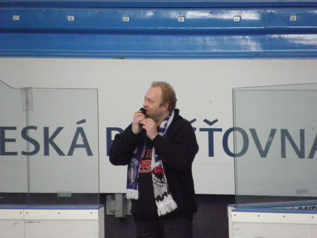 obrázek: Fanoušci a hráči A týmu se v sobotu loučili se sezónou