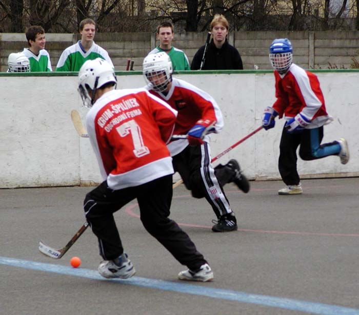obrázek: Dobřany hostí semifinálovou skupinu žákovského MČR v hokejbalu