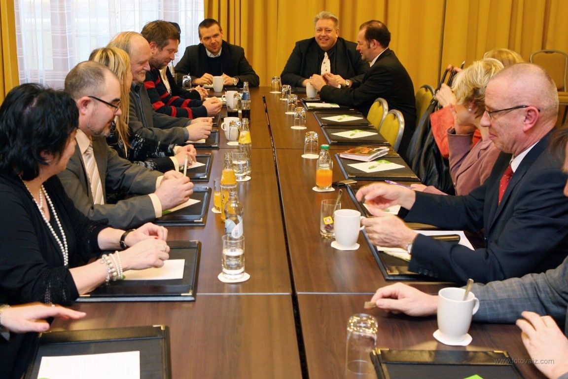 obrázek: Krajští a plzeňští radní jednali o Západním okruhu i další spolupráci