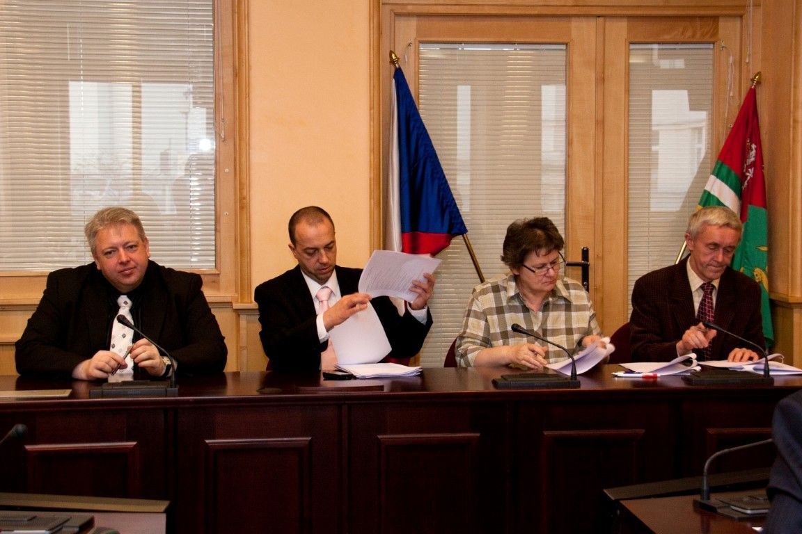 obrázek: Lékaři se mohou do nemocnic kraje vrátit do neděle 