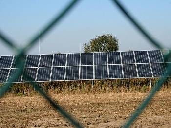 obrázek: Majitelé solárních elektráren zahajují spory se státem o solární daň 