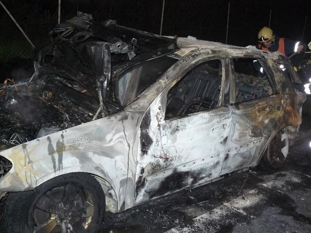 obrázek: Na dálnici D5 u Tachova shořel mercedes