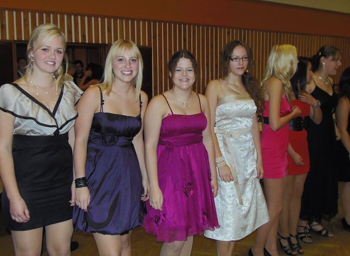 obrázek: Náctiletí tanečníci tančili s rodiči