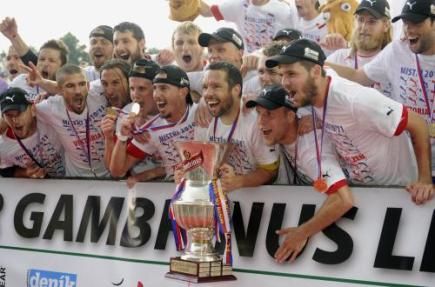 obrázek: Plzeň slaví, fotbalisté Viktorie jsou mistry ligy!