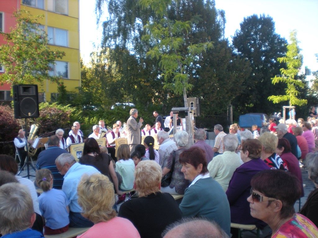 obrázek: Skvrňany rozezpíval soubor Nýřaňanka