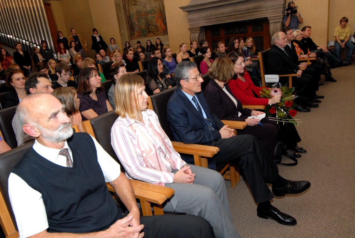 obrázek: Studenti v Plzni převzali ocenění od velvyslankyně Peru