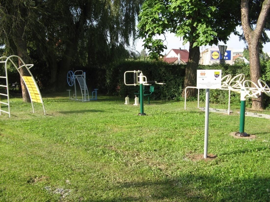 obrázek: V Holýšově mají hřiště pro seniory a handicapované 