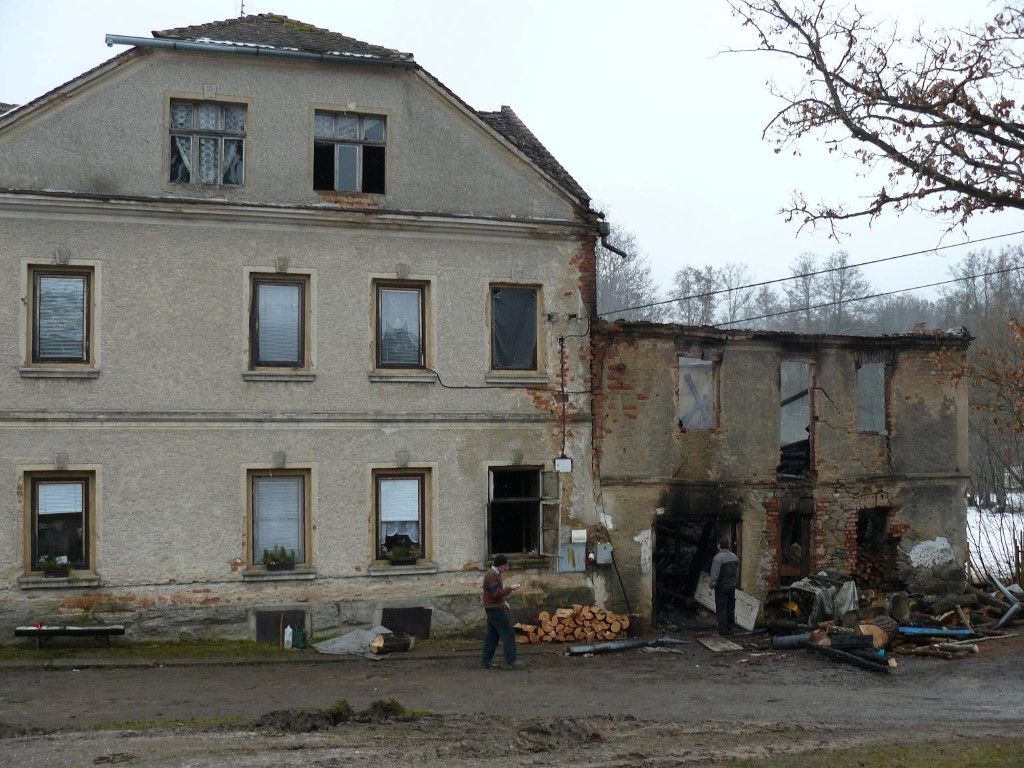 obrázek: Ve Stráži shořel bývalý mlýn, škoda půl milionu