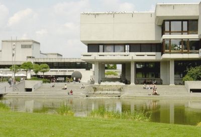 obrázek: Za znalosti specifik Bavorska a Česka mají absolventi na trhu práce body navíc