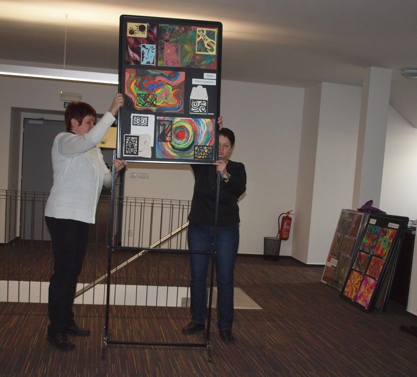 obrázek: Zasedací sál centrálního obvodu se mění ve výstavní síň