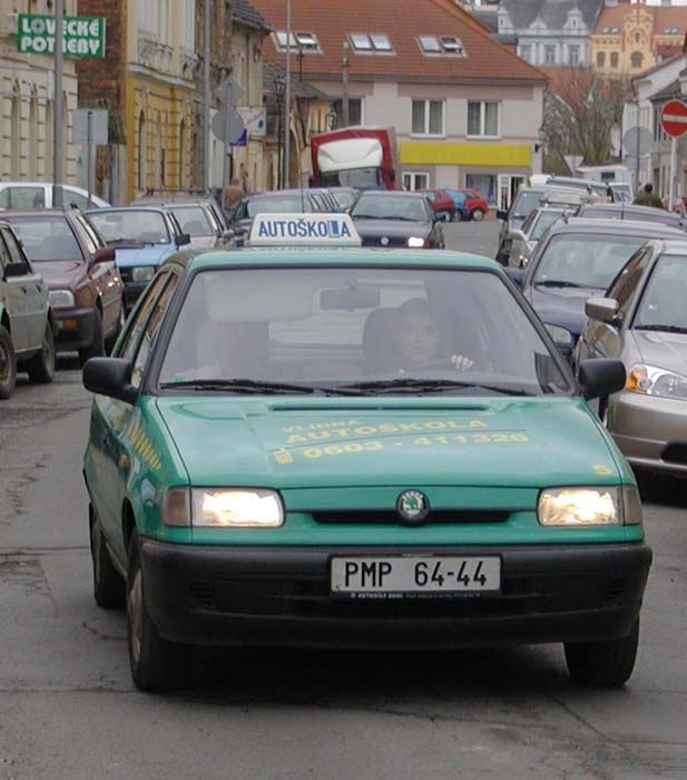 obrázek: Měl zákaz řízení, přesto se drze přihlásil do autoškoly