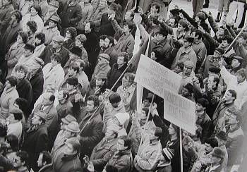 obrázek: Čeští a bavorští studenti společně diskutují o disentu