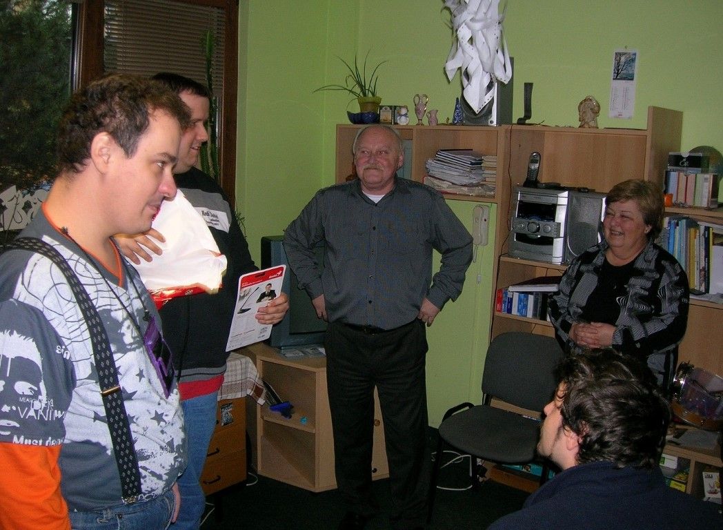 obrázek: Človíčci v plzeňském stacionáři už dostali první dárky