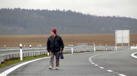 obrázek: Ze silnice na Domažlicku ukradli svodidla