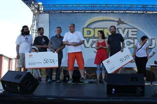 obrázek: Den ve vzduchu přinesl neziskovkám přes 100 tisíc korun