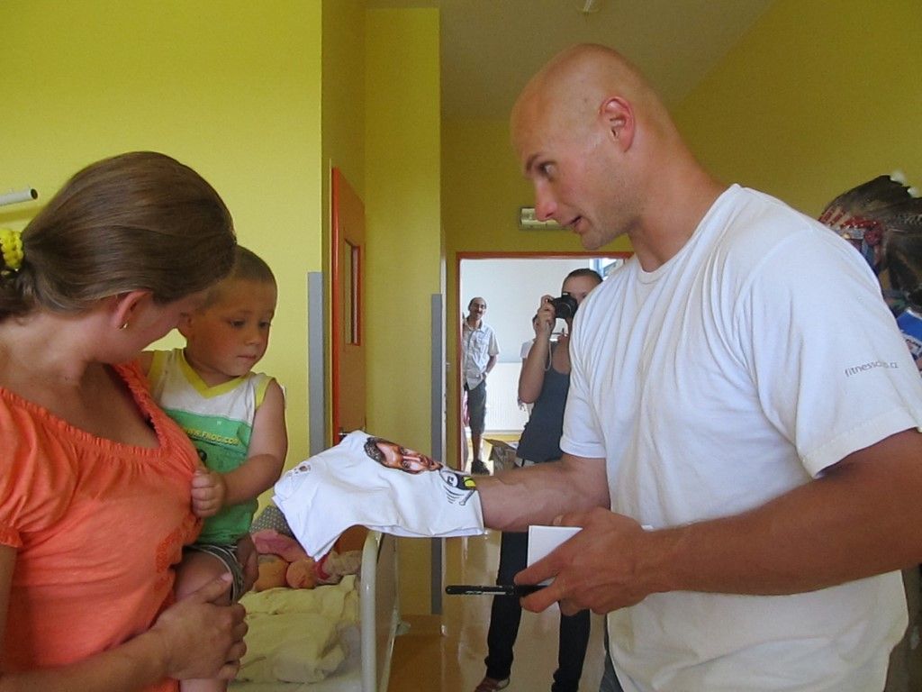 obrázek: Domažlickou nemocnici navštívili hokejisté HC Plzeň 1929