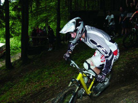 obrázek: Downhillová špička se o víkendu představí na šumavském Špičáku