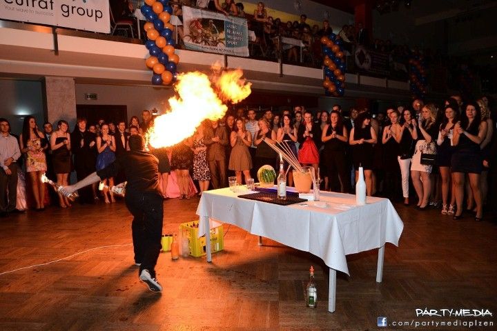 obrázek: Ekonomové to už potřetí rozjeli na parketu i mimo něj