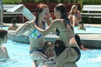 obrázek: Horké počasí láká k vodě, koupaliště připravily novinky 