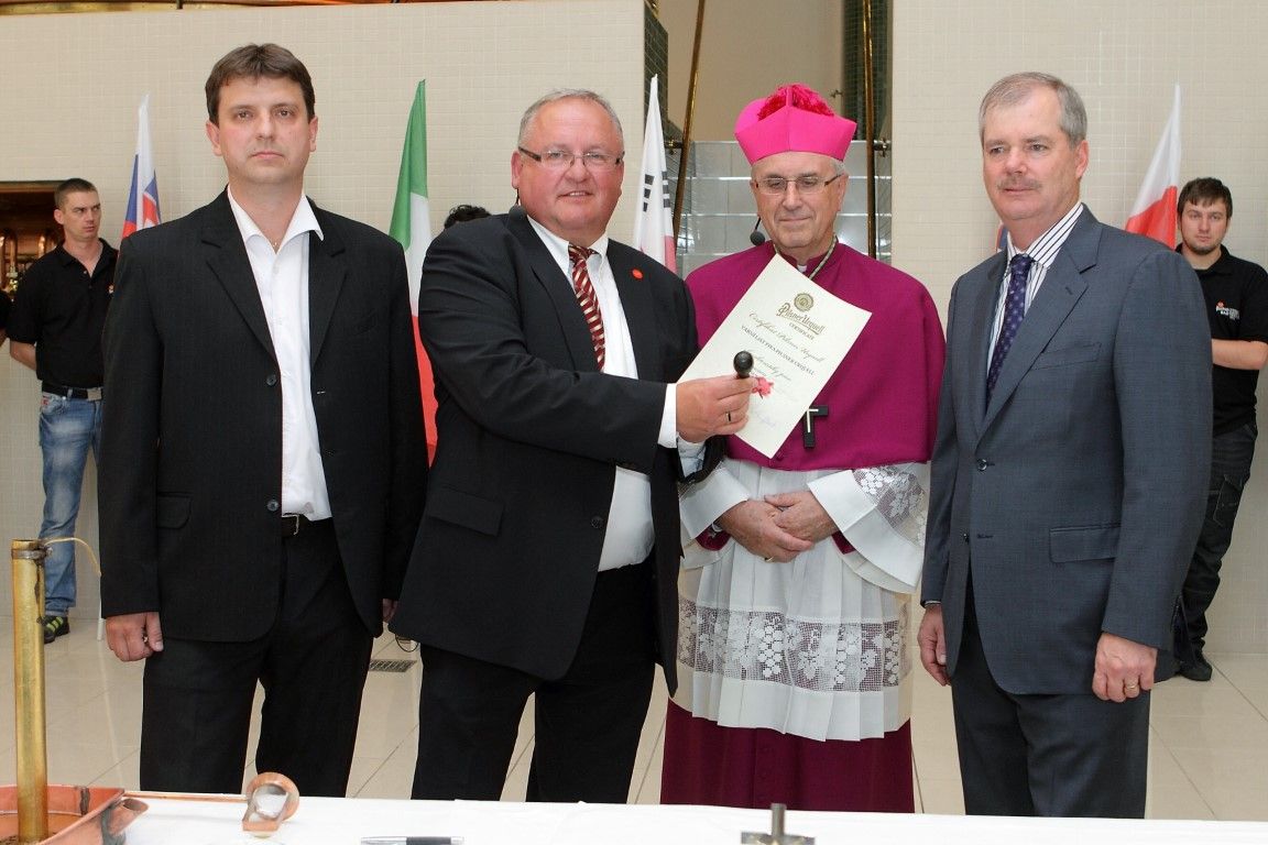 obrázek: Jubilejní várku „plzně“ žehnal dle tradice plzeňský biskup