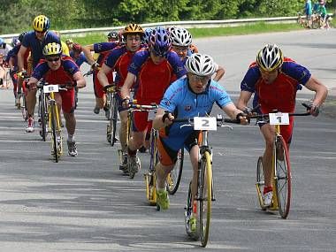 obrázek: Koloběžkáři z Plzně zvou děti na nábor, půjčí jim i koloběžku