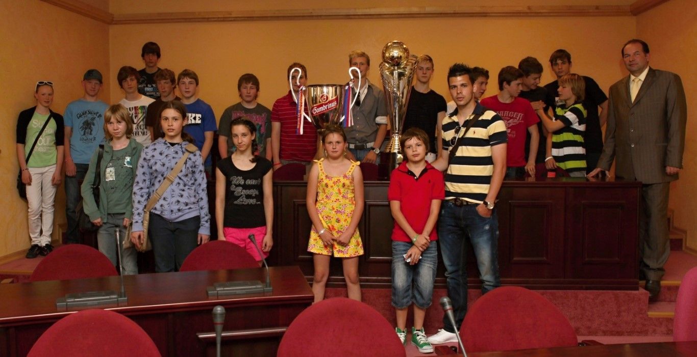 obrázek: Medailisty mládežnické olympiády přijali na kraji