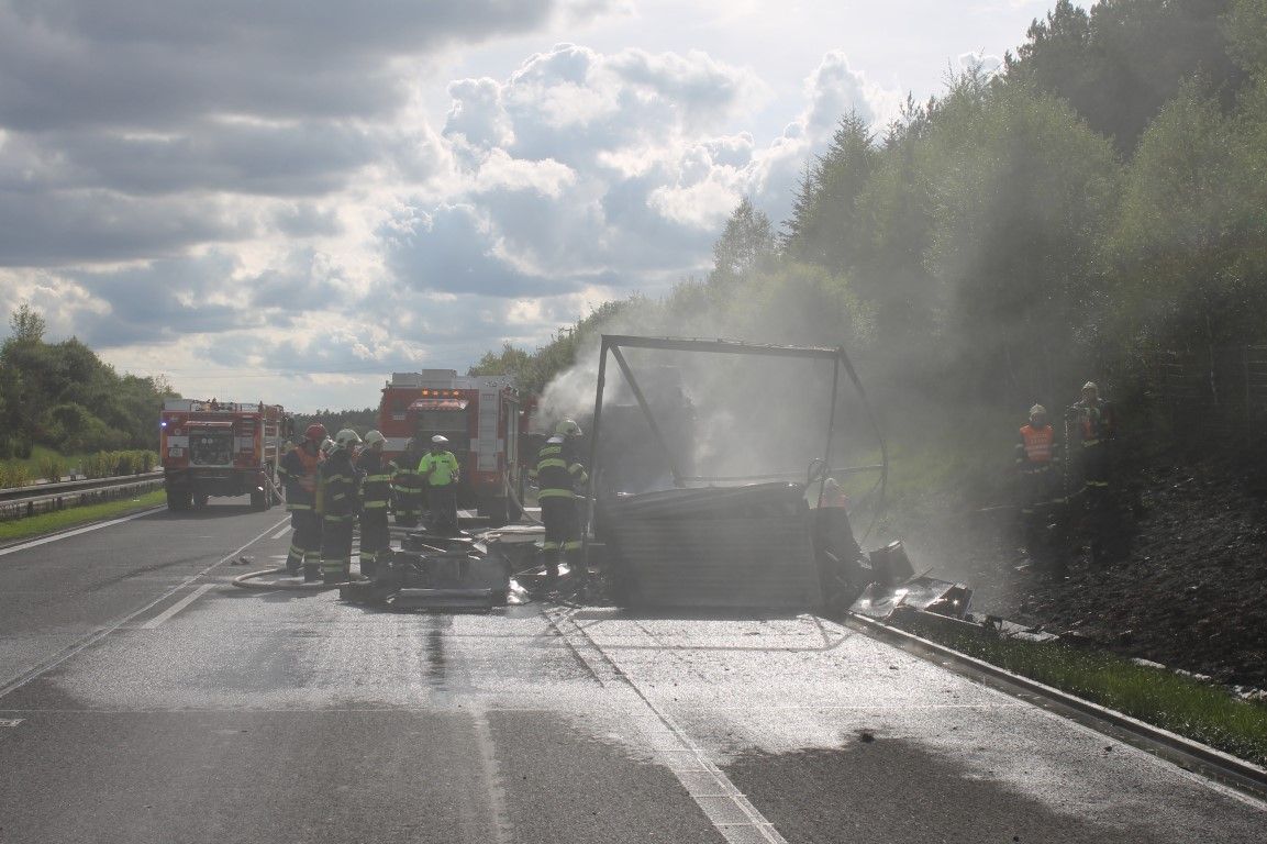 obrázek: Na dálnici D5 hořel kamion, škoda přesáhla dva miliony
