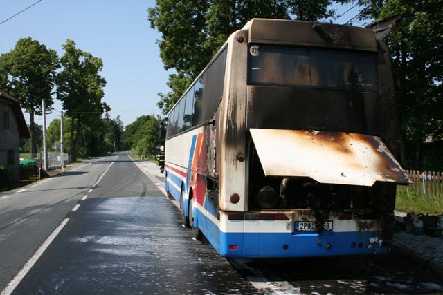 obrázek: Na Domažlicku hořel autobus převážející studenty SOU a SŠ 