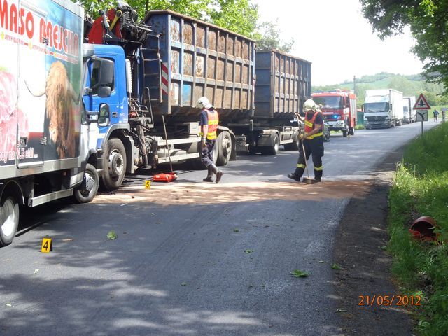 obrázek: Na Klatovsku se čelně střetla dodávka s kamionem