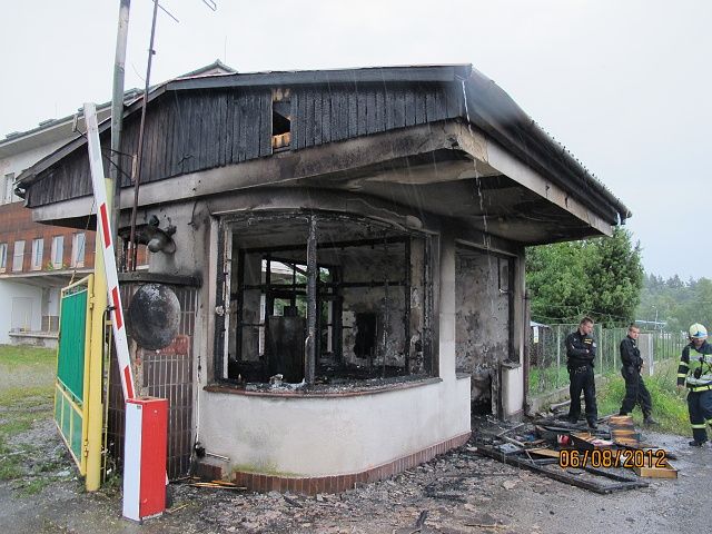 obrázek: Než přišel vrátný ve Dvorci z obchůzky, shořela mu vrátnice