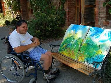 obrázek: Postižení dostanou od kraje statisícové dotace