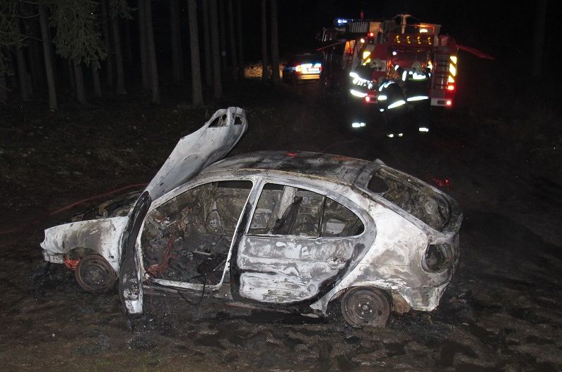 V Poběžovicích žhář zapaloval auta