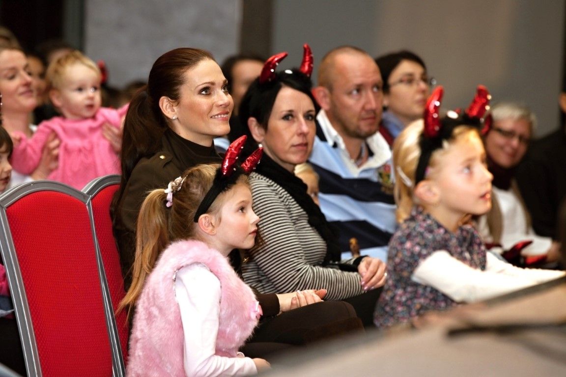 obrázek: Předvánoční show Advent dětem přilákala i A. Verešovou