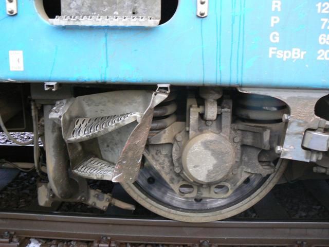 obrázek: Rychlík se na přejezdu střetl s traktorem