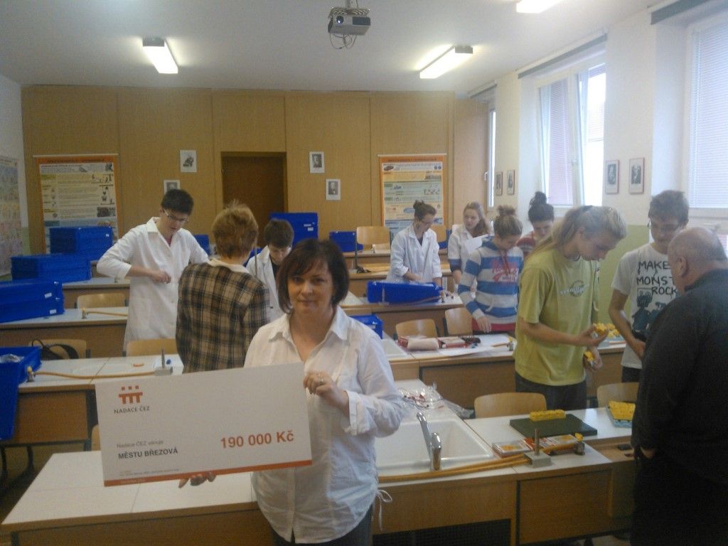 obrázek: S novými pomůckami je fyzika pro žáky z Březové hračka