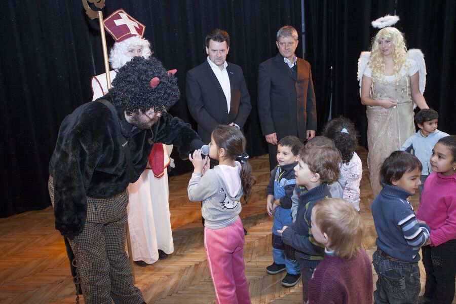 obrázek: Sedm set dětí se sešlo na Mikulášské besídce