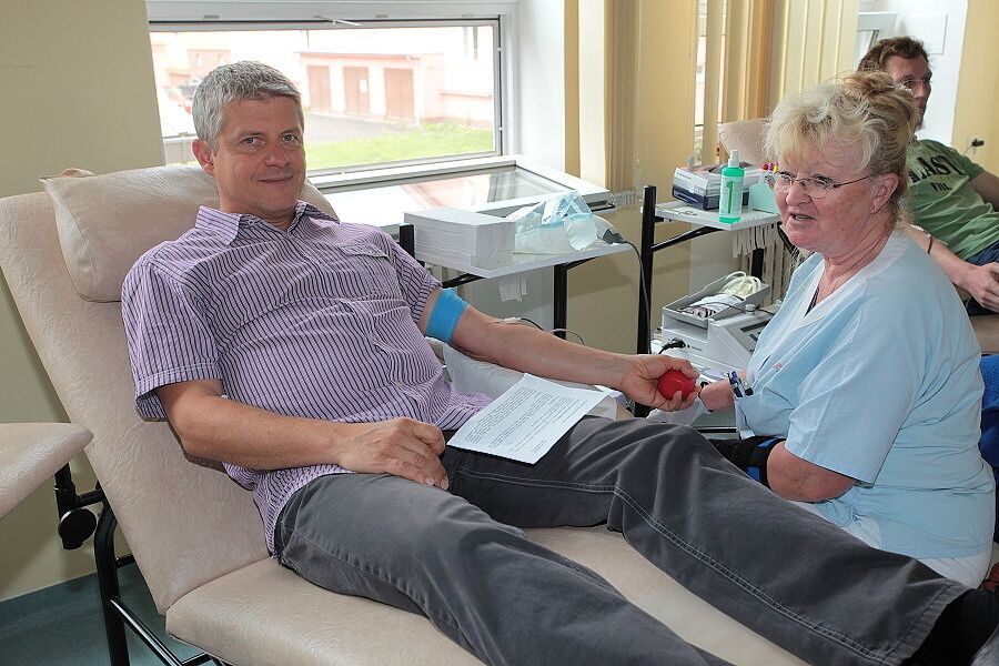 obrázek: Starosta a místostarosta centrálního obvodu darovali krev