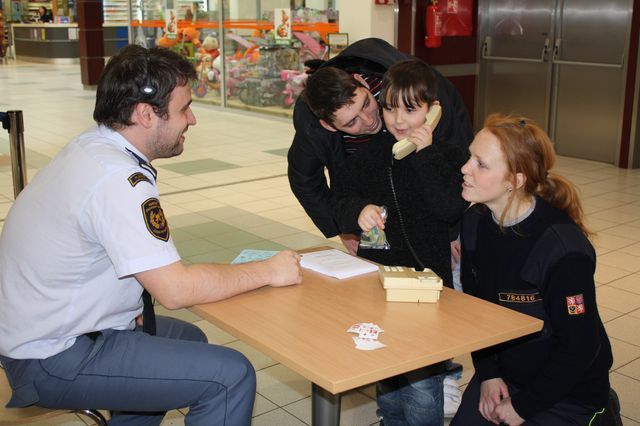 obrázek: Stodvanáctka slavila v Obchodním centru na Rokycanské