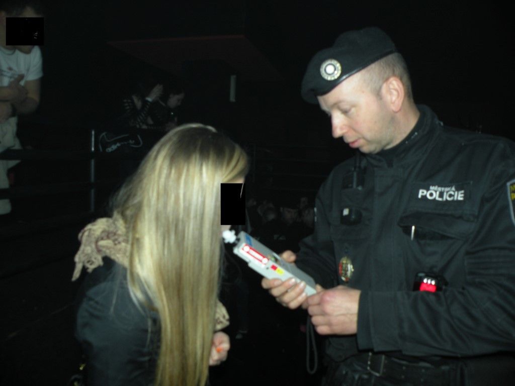 obrázek: Děti na Lochotíně popíjely alkohol