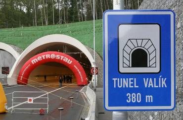 obrázek: Tunel Valík prochází údržbou, provoz je omezený