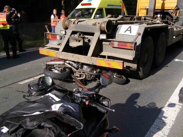 obrázek: V kraji bourali tři motorkáři, jeden zemřel