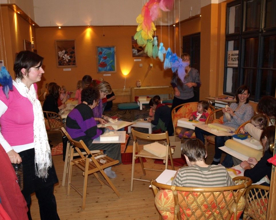 obrázek: V Nebeské čajovně děti tvořily v dílně ovčí andílky