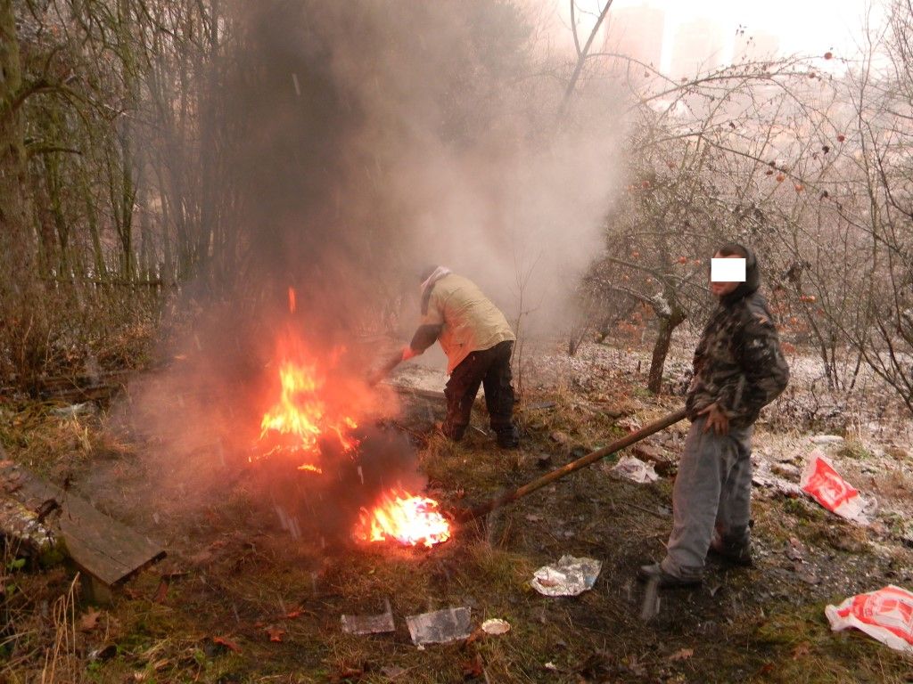 obrázek: V Plzni pálil kabely, bránil se tím, že na své parcele může