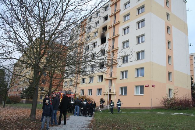 obrázek: V Plzni požár zničil osm bytů, šest lidí skončilo v nemocnici 