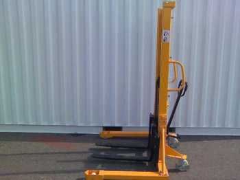 obrázek: V Plzni soutěžily vysokozdvižné vozíky